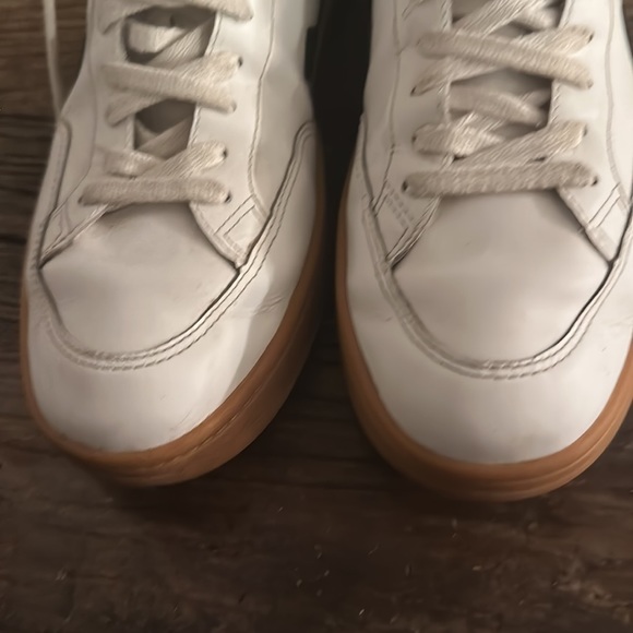 VEJA V-12 Shoes Leather Low Top Sneakers - Picture 3 of 7